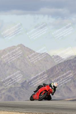 media/Nov-16-2025-Race Pace (Sun) [[8c5fa54630]]/Verified Riders/5-Turn 9 (1135am)/